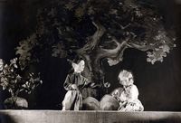 Draamateater: ā€VÅ‘lupeegelā€¯ (B. Turovski, 1949). Stseen lavastusest: Koolilapsed (mĆ¤ngisid A. KivirĆ¤hk ja A. Raid).