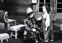 Draamateater: ā€Punane lillekeā€¯ (A. Liperovski, 1950). Stseen lavastusest. /Foto: D. Prants/
