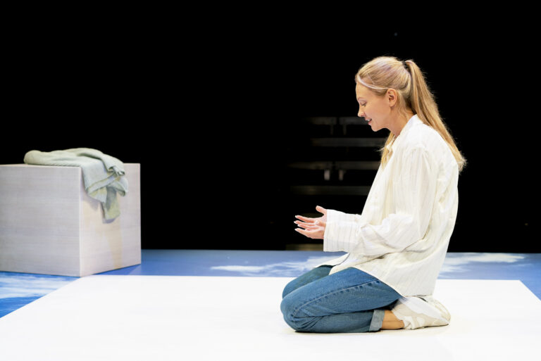 EestiNoorsooteater_Koikägedadasjad_221111_©SabineBurger_005-web