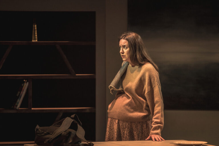 Laura Kukk: Jane lavastuses "Elajas", 2026, foto Gabriela Järvet