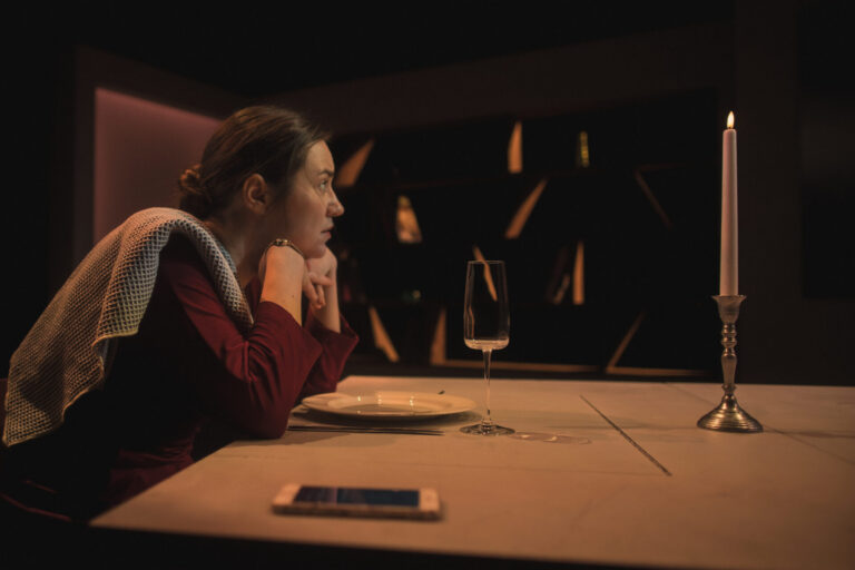 Laura Kukk_Jane lavastuses Elajas_foto Gabriela Järvet (2)
